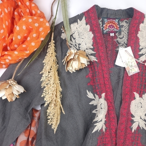 New Johnny Was Charcoal Camille Draped Embroidered Cream Red Cardigan Sz… - Picture 4 of 16